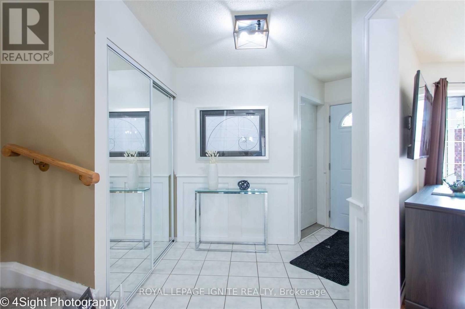Photo 3 of 10 Bonnycastle Drive, Clarington ON
