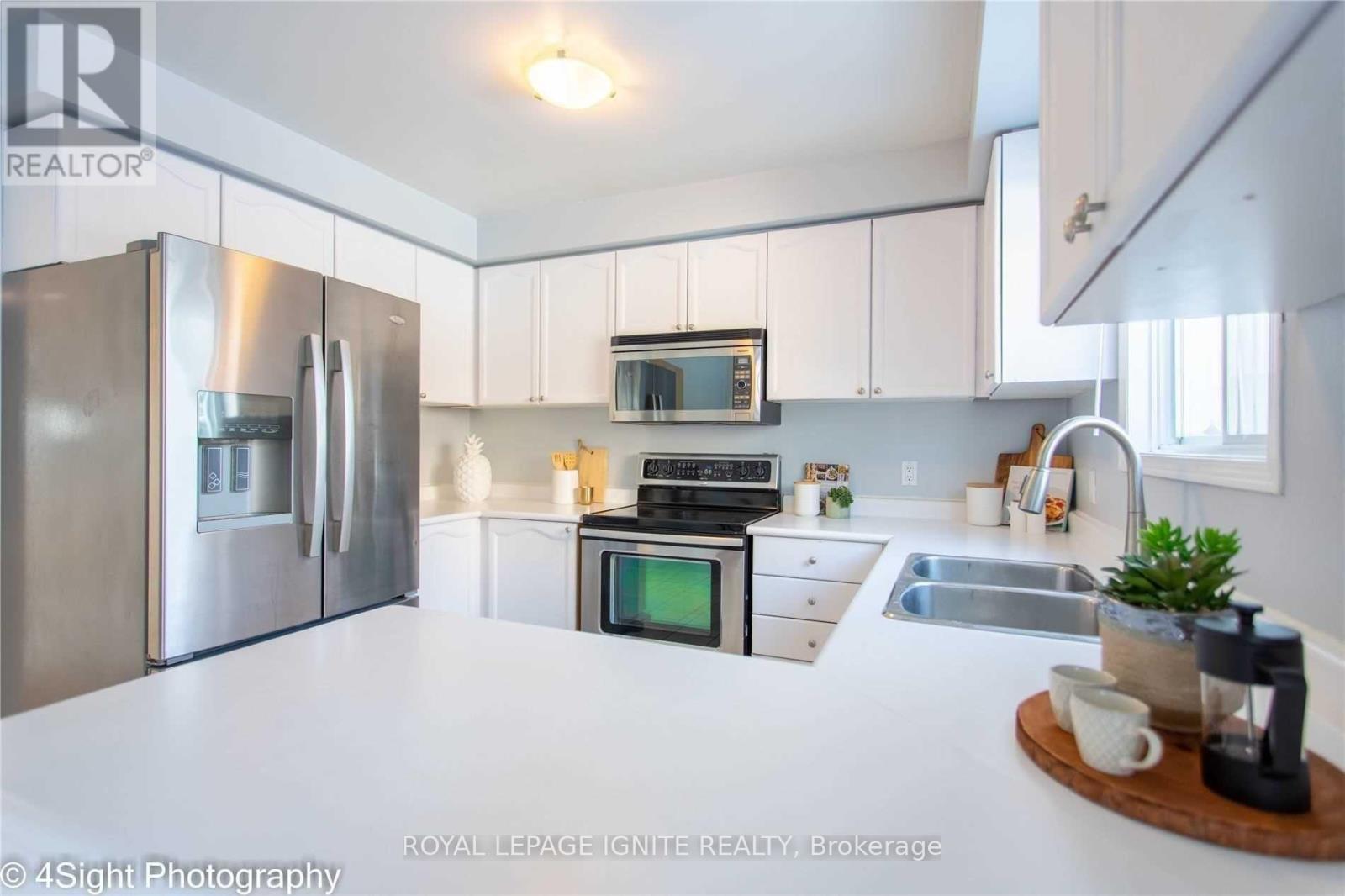 Photo 6 of 10 Bonnycastle Drive, Clarington ON