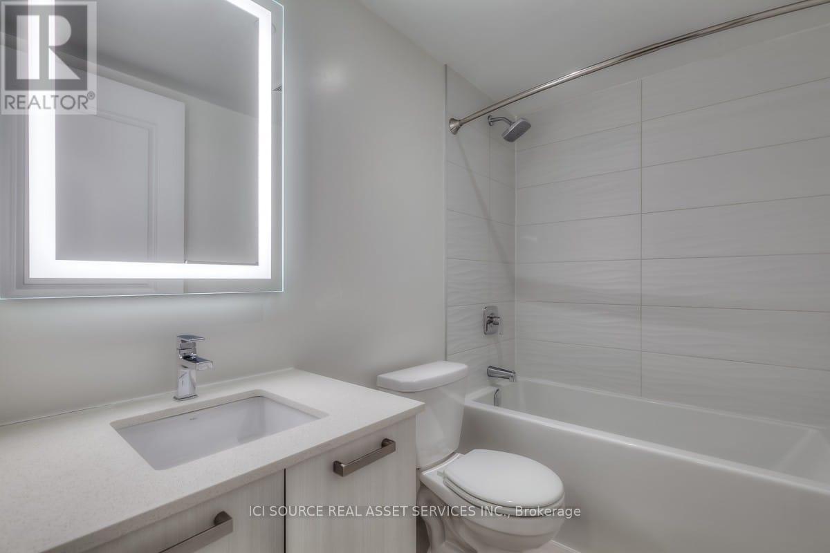 Photo 13 of 518 2301 Danforth Avenue, Toronto ON