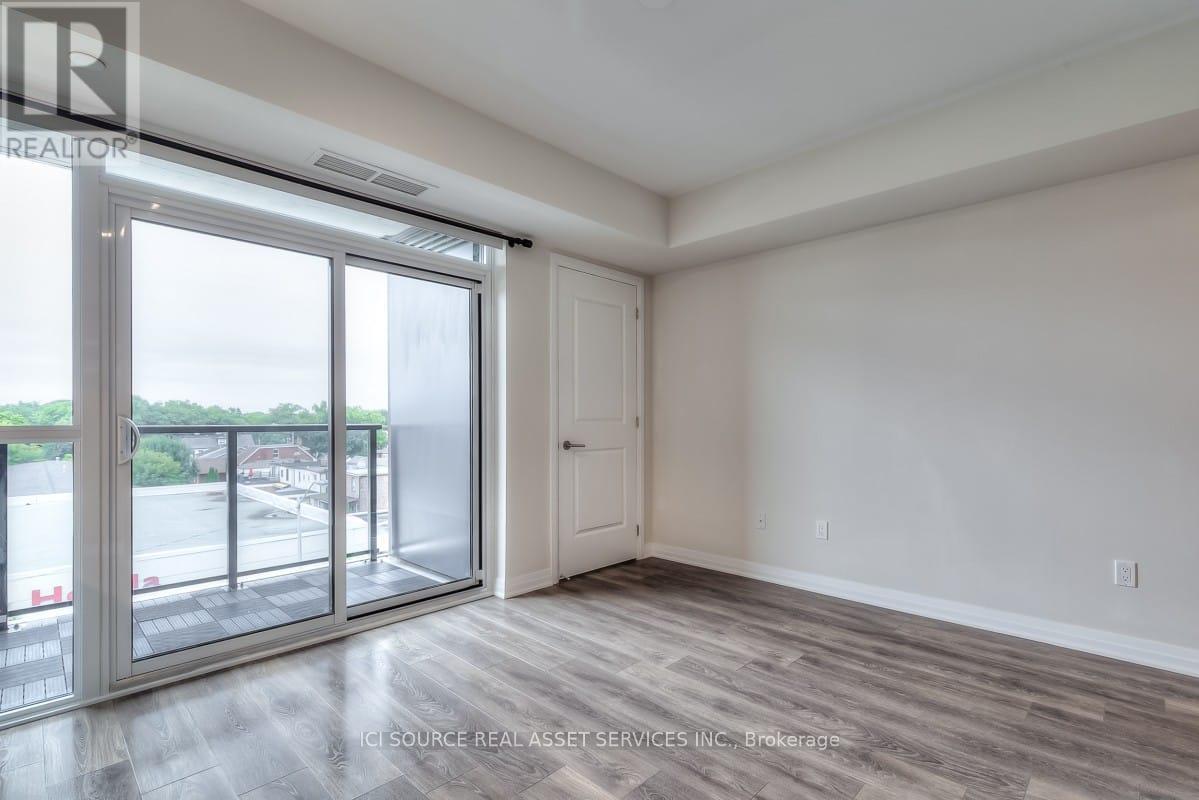 Photo 4 of 518 2301 Danforth Avenue, Toronto ON
