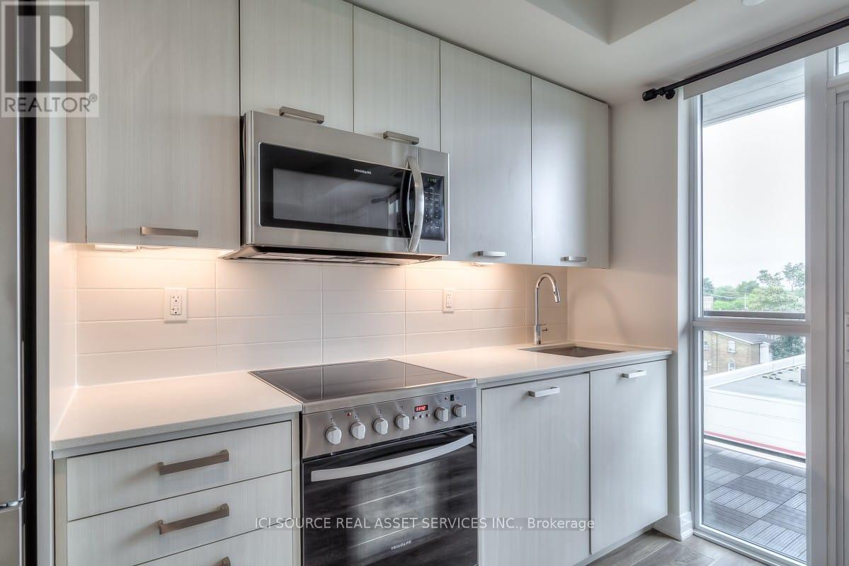 Photo 7 of 518 2301 Danforth Avenue, Toronto ON