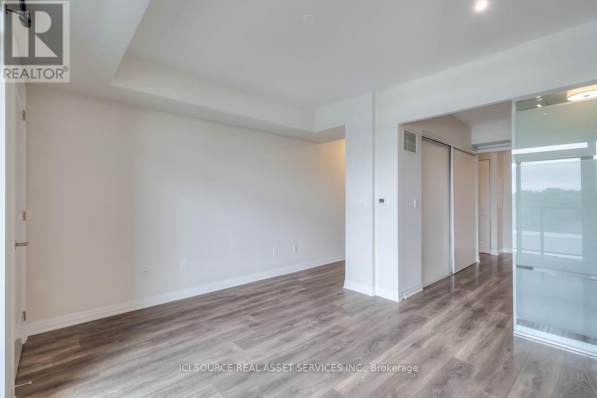 Photo 11 of 518 2301 Danforth Avenue, Toronto ON