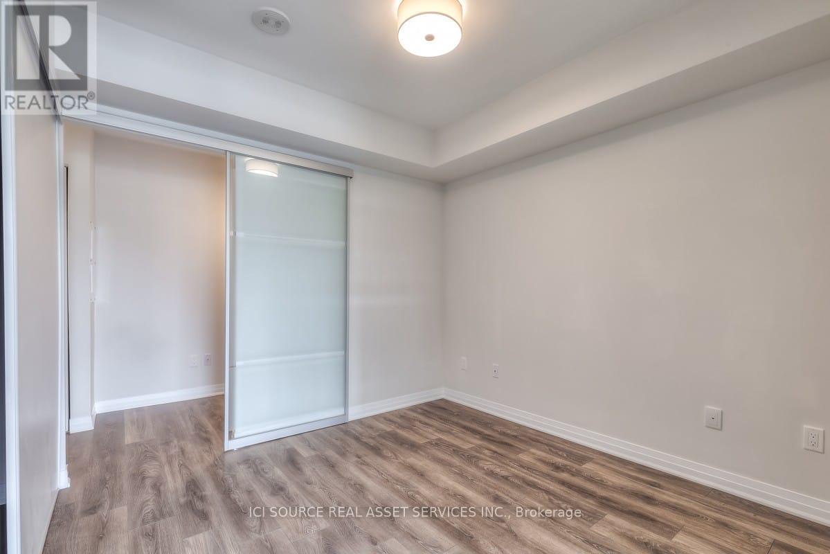 Photo 9 of 518 2301 Danforth Avenue, Toronto ON