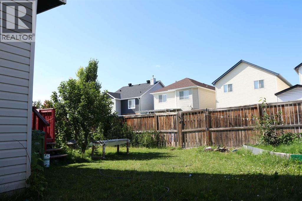 Photo 2 of 266 Marthas Manor Ne, Calgary AB