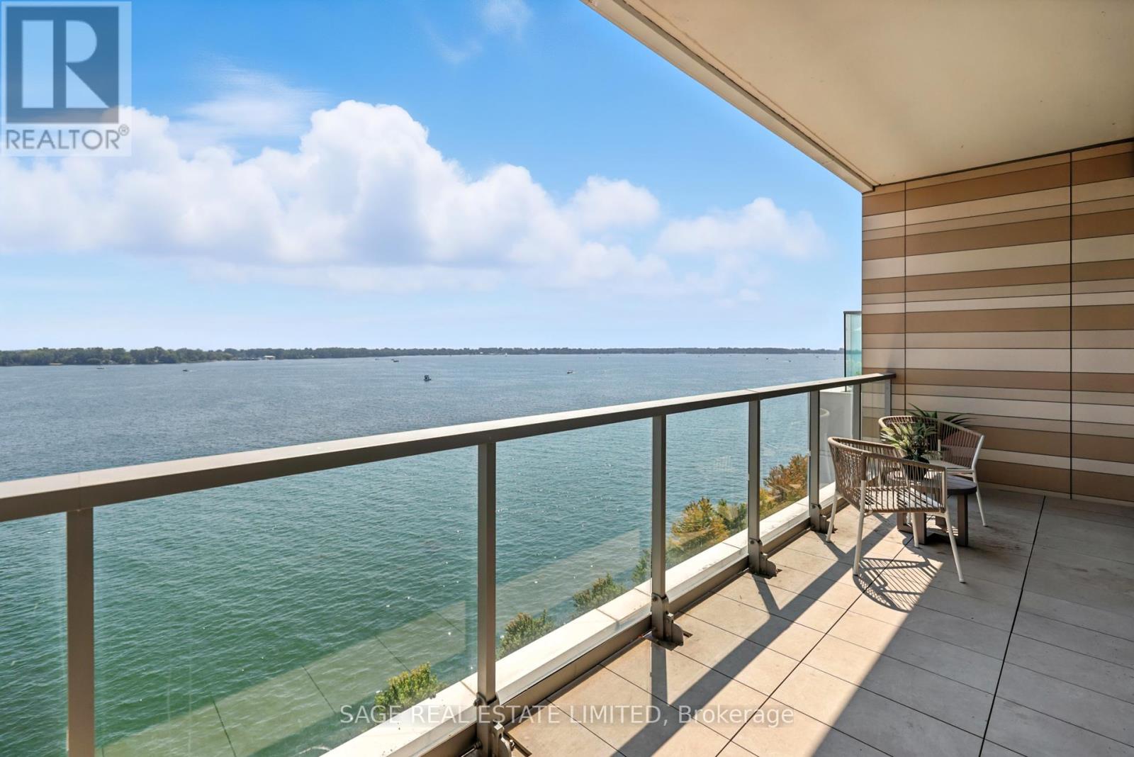 Photo 2 of 910 118 Merchants Wharf, Toronto ON