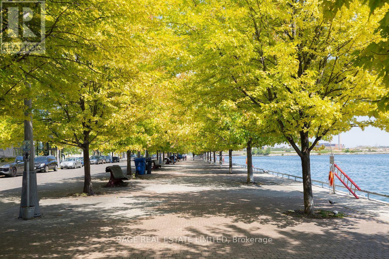 Photo 8 of 910 118 Merchants Wharf, Toronto ON