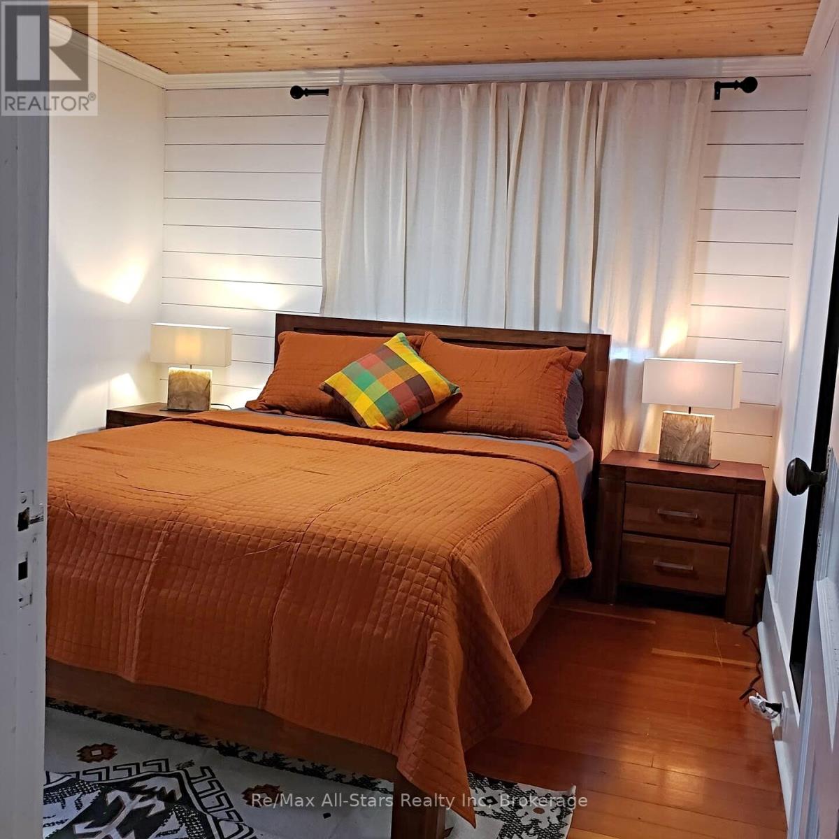 Photo 12 of 1037 Glenmount Road, Lake Of Bays ON