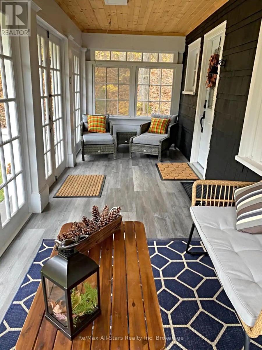 Photo 6 of 1037 Glenmount Road, Lake Of Bays ON