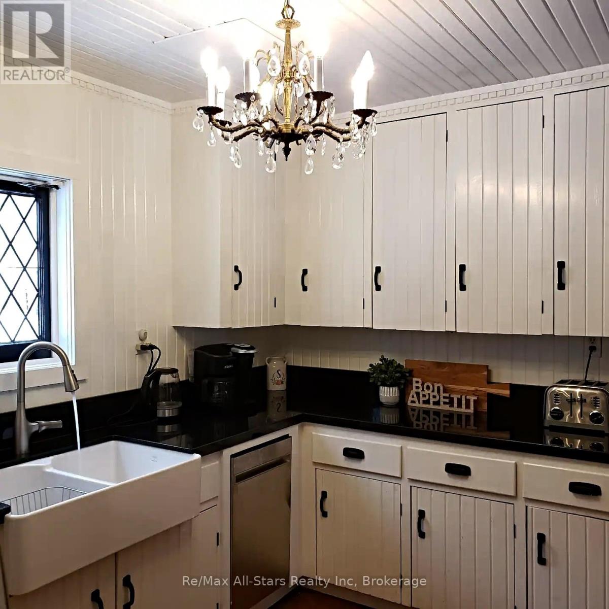 Photo 9 of 1037 Glenmount Road, Lake Of Bays ON