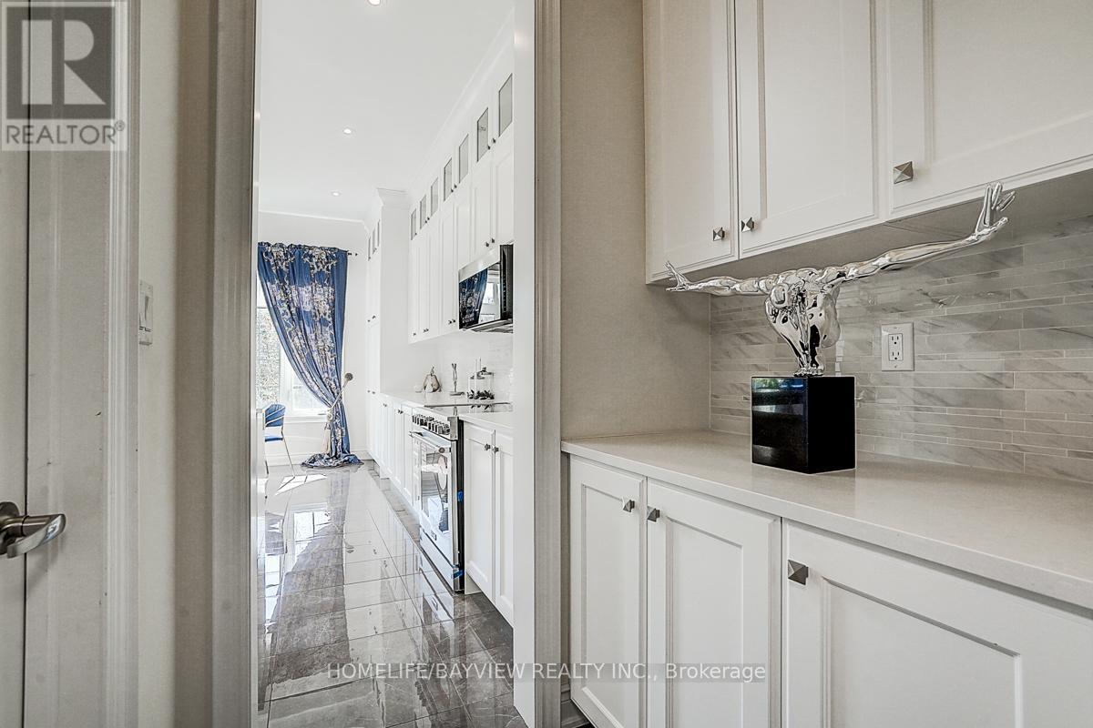 Photo 11 of 326 Worthington Avenue, Richmond Hill ON