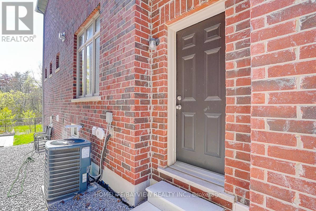 Photo 15 of 326 Worthington Avenue, Richmond Hill ON