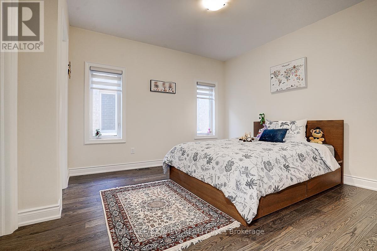 Photo 20 of 326 Worthington Avenue, Richmond Hill ON