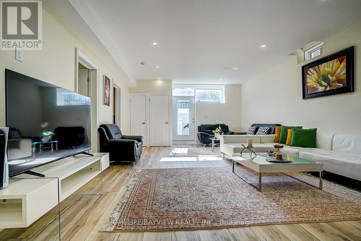 Photo 29 of 326 Worthington Avenue, Richmond Hill ON