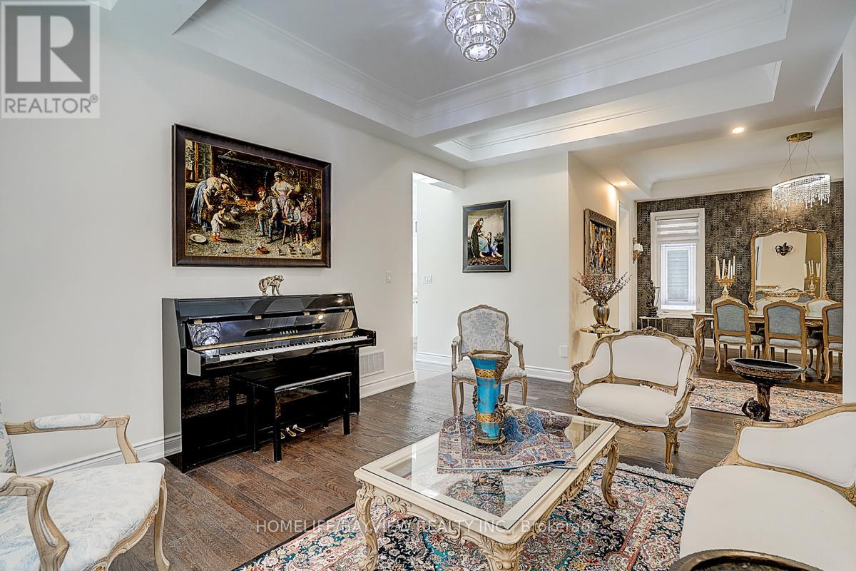 Photo 6 of 326 Worthington Avenue, Richmond Hill ON