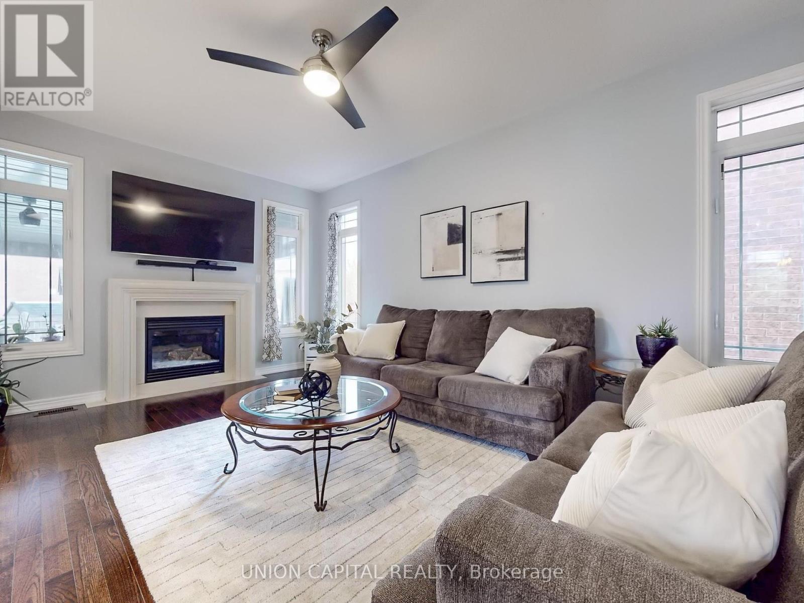 Photo 16 of 83 Mooney Street, Bradford West Gwillimbury ON