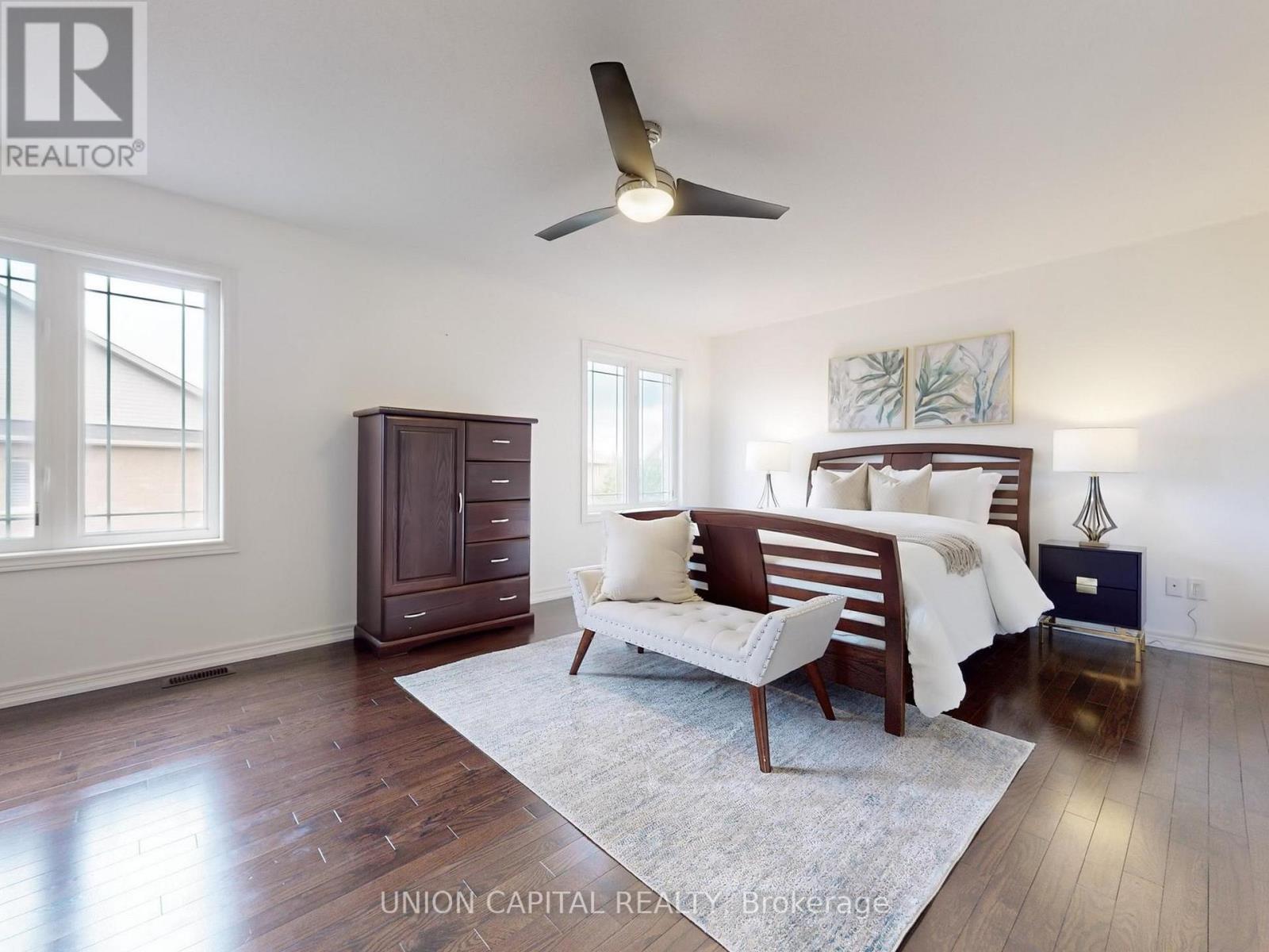 Photo 24 of 83 Mooney Street, Bradford West Gwillimbury ON