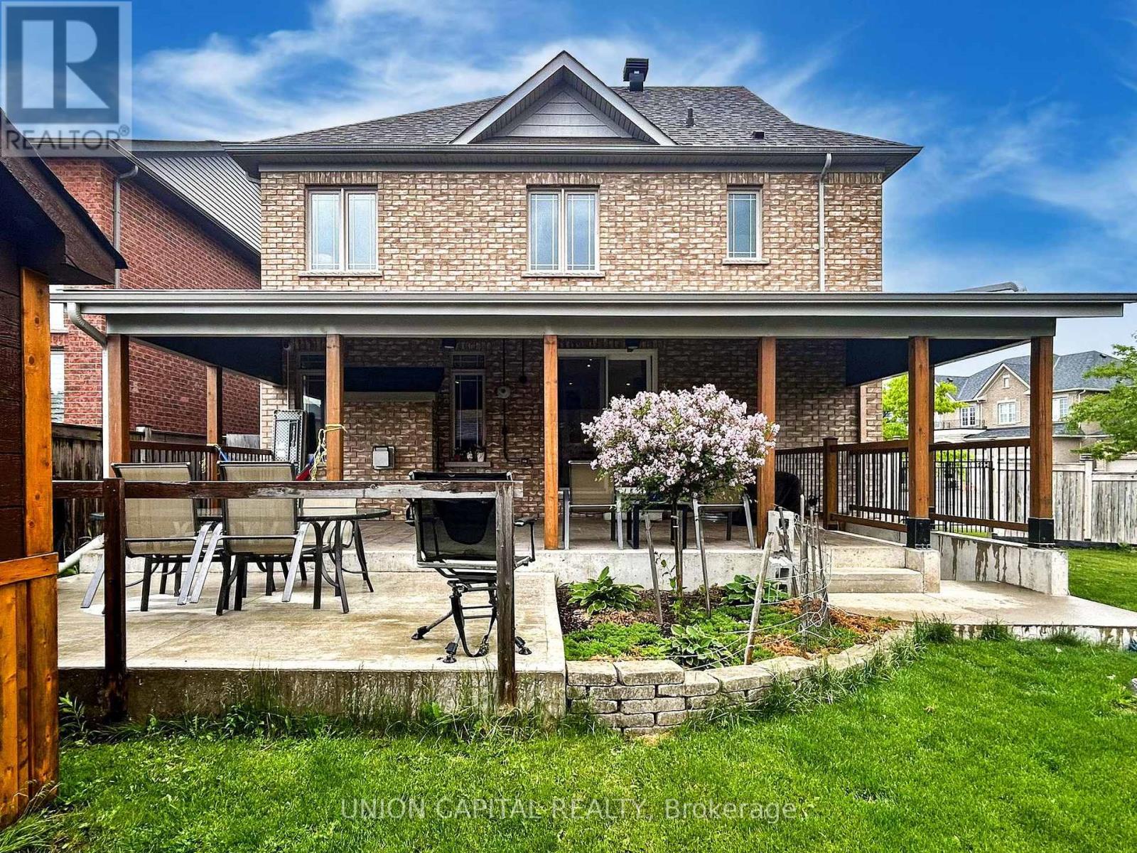Photo 45 of 83 Mooney Street, Bradford West Gwillimbury ON