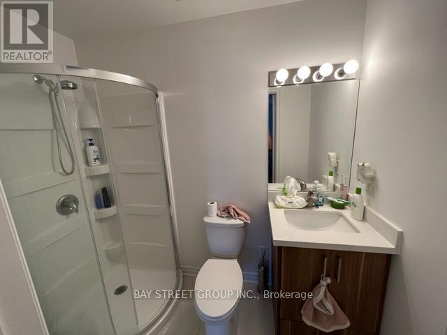 Photo 8 of 138 Valleymede Drive, Richmond Hill ON