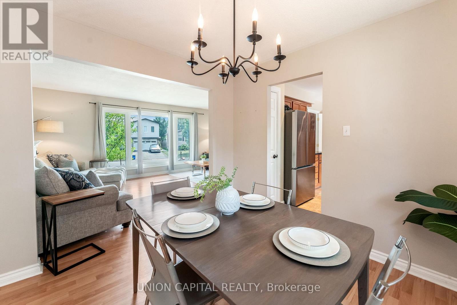 Photo 26 of 93 Booth Drive, Whitchurchstouffville ON