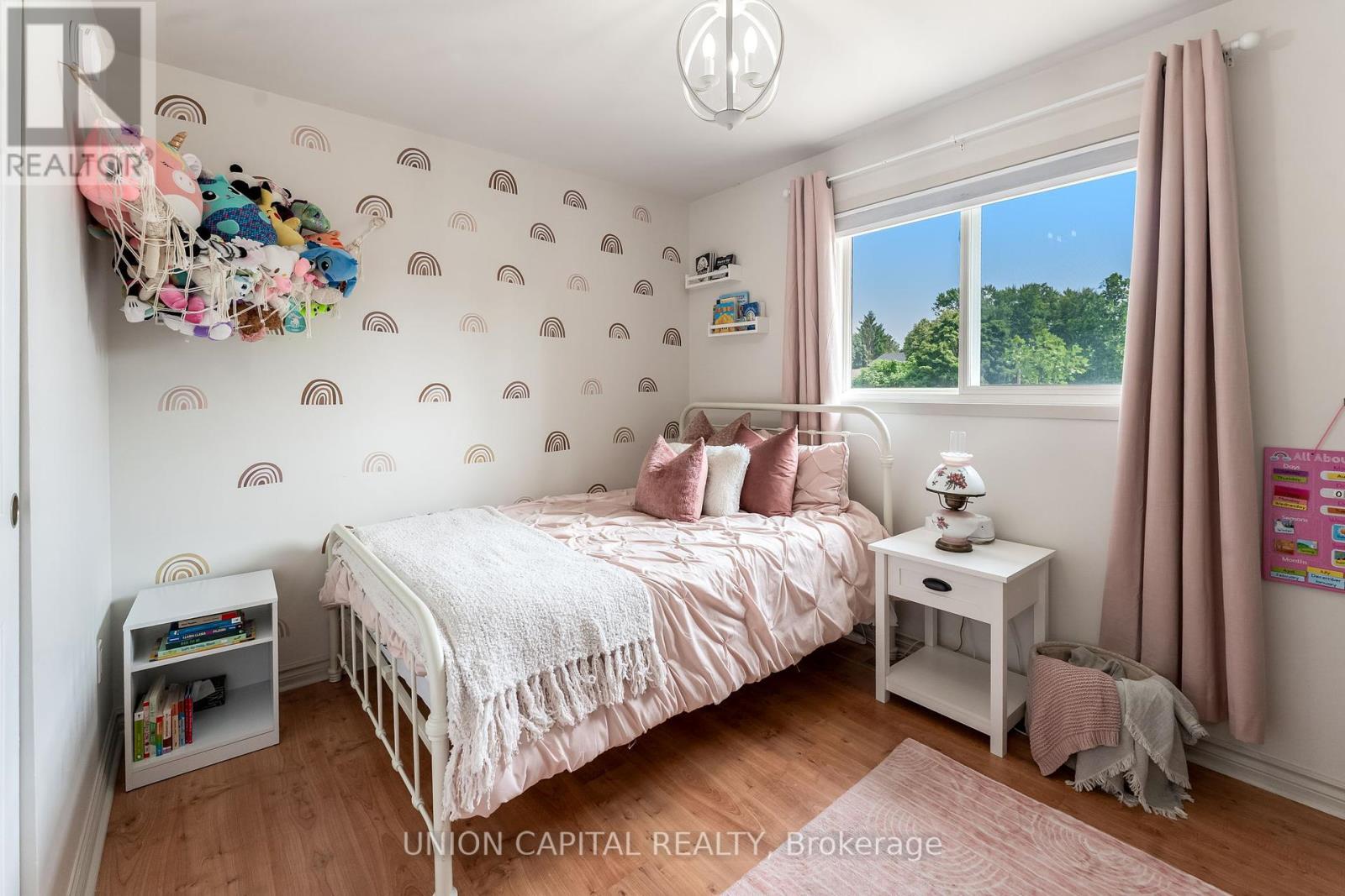 Photo 33 of 93 Booth Drive, Whitchurchstouffville ON