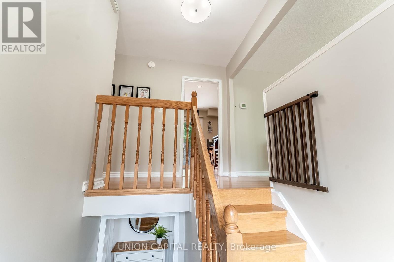 Photo 6 of 93 Booth Drive, Whitchurchstouffville ON