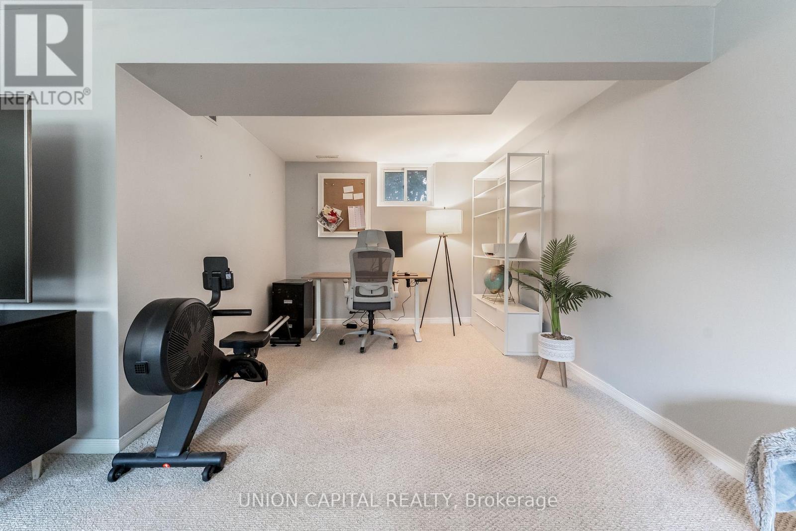 Photo 8 of 93 Booth Drive, Whitchurchstouffville ON