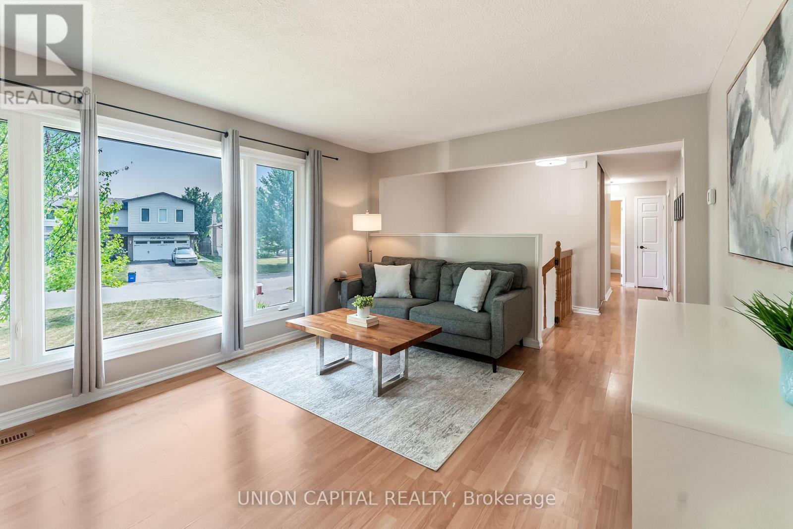 Photo 13 of 93 Booth Drive, Whitchurchstouffville ON