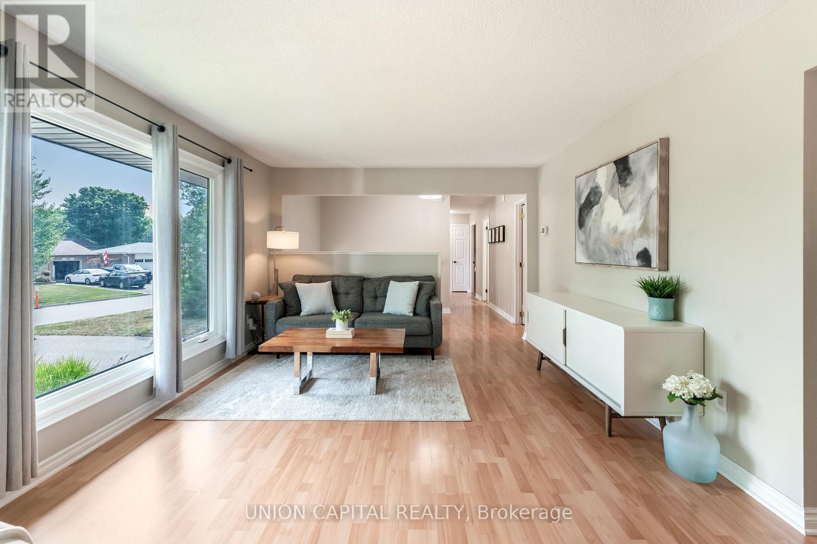 Photo 32 of 93 Booth Drive, Whitchurchstouffville ON