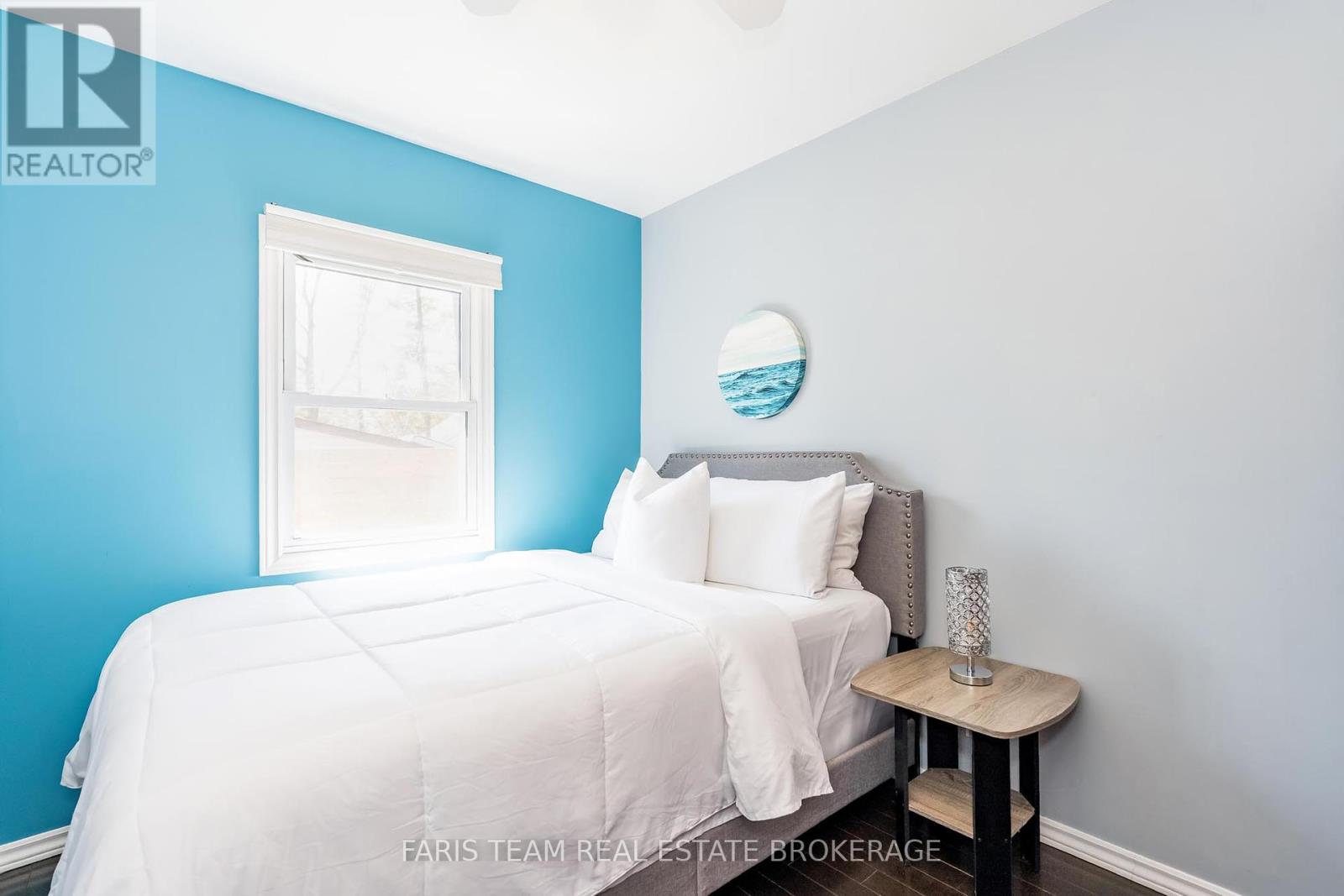 Photo 20 of 24 Old Mosley Street, Wasaga Beach ON