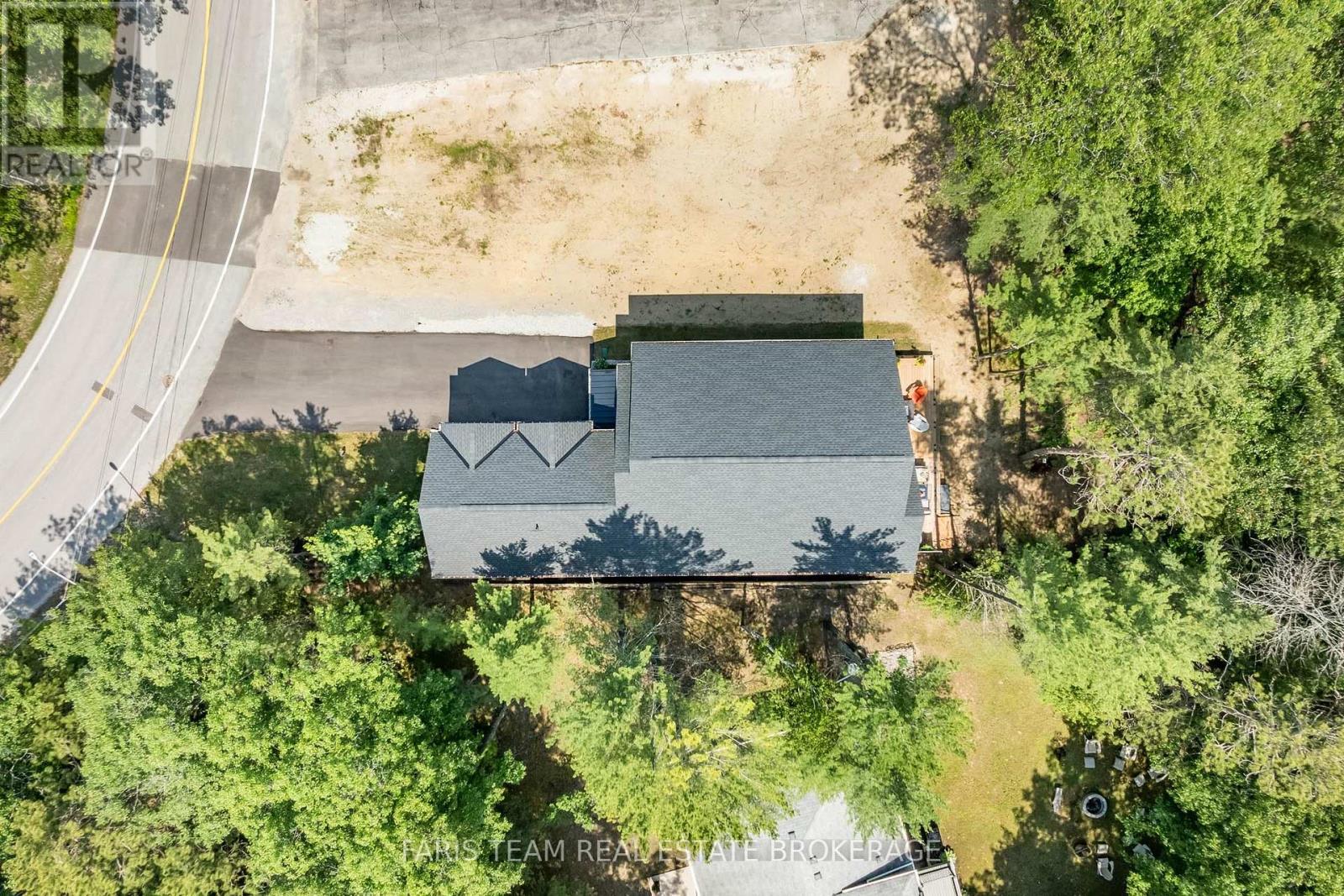 Photo 14 of 183 Woodland Drive, Wasaga Beach ON