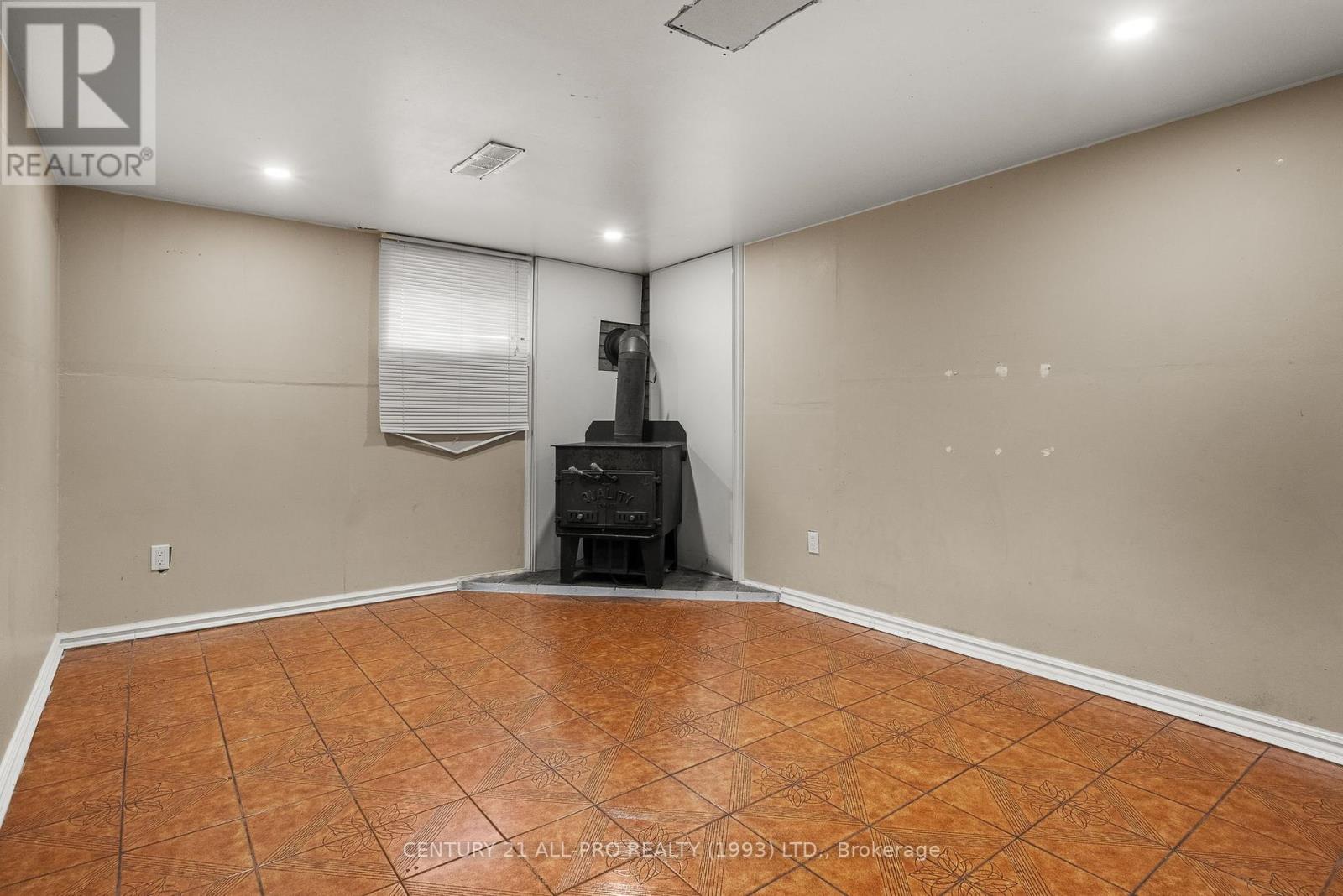 Photo 29 of 84 Goldsboro Road, Toronto ON