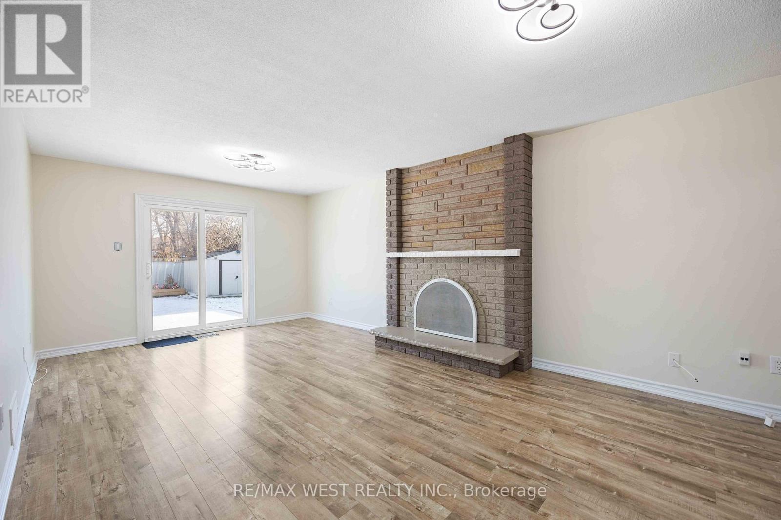 Photo 1 of 307 Royal Salisbury Way, Brampton ON