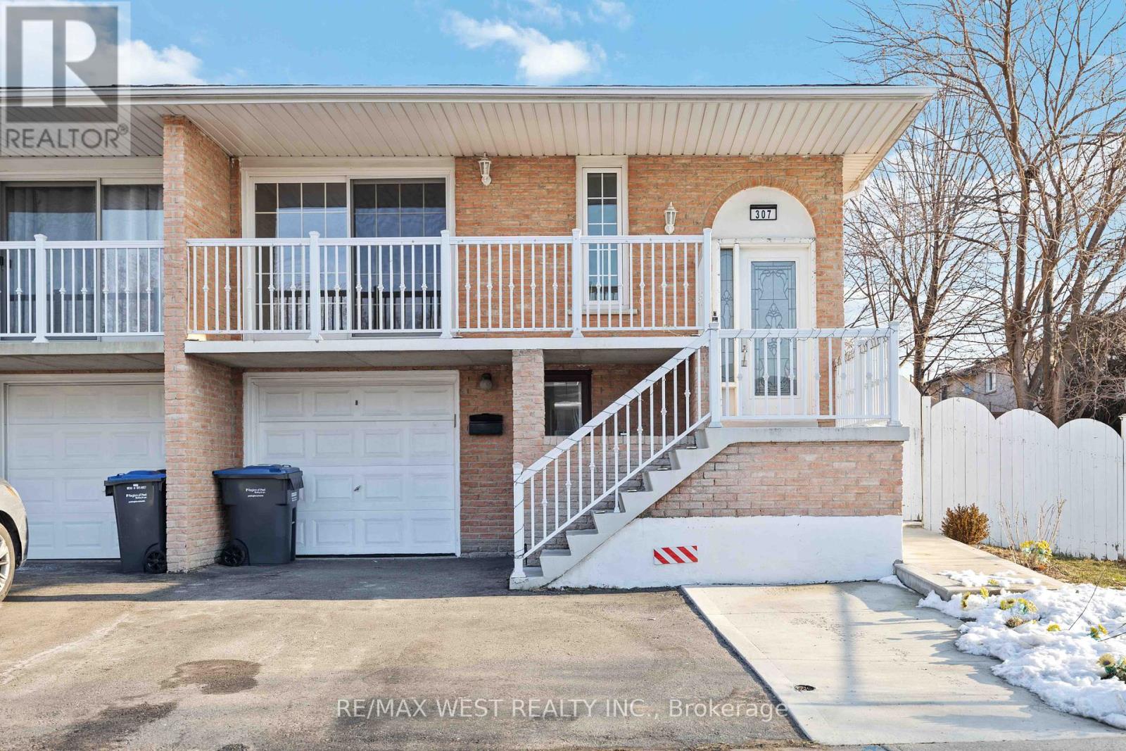 Photo 15 of 307 Royal Salisbury Way, Brampton ON