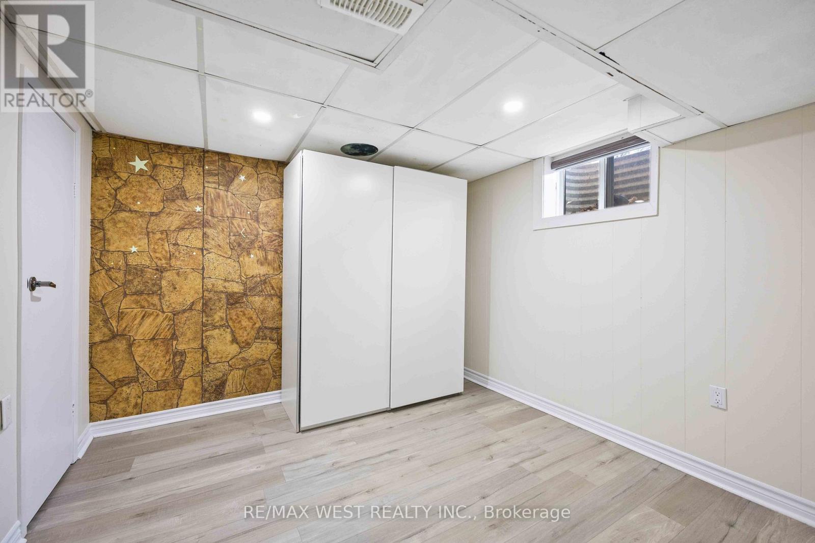 Photo 20 of 307 Royal Salisbury Way, Brampton ON