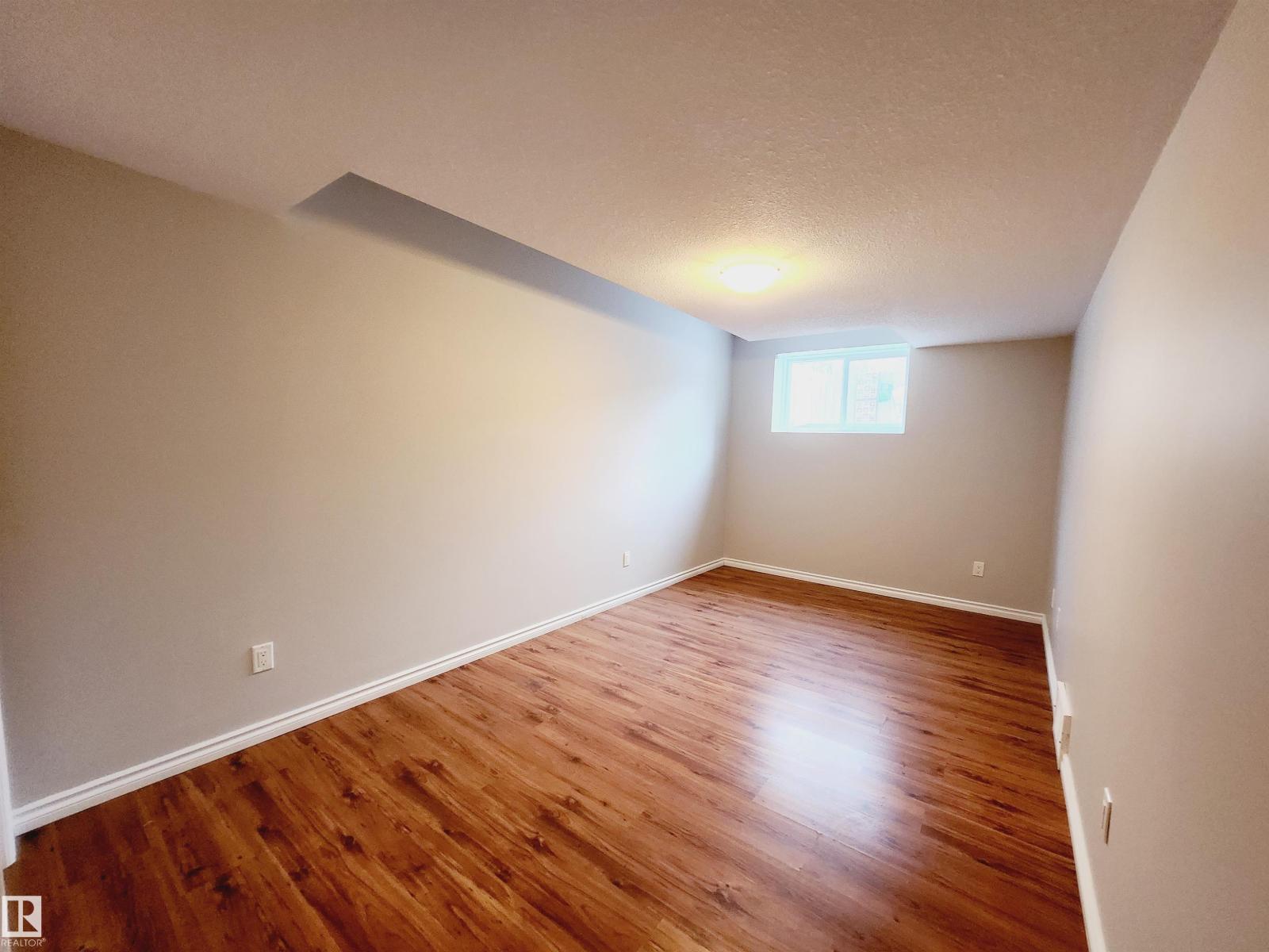 Photo 10 of 12124 122 St Nw, Edmonton AB