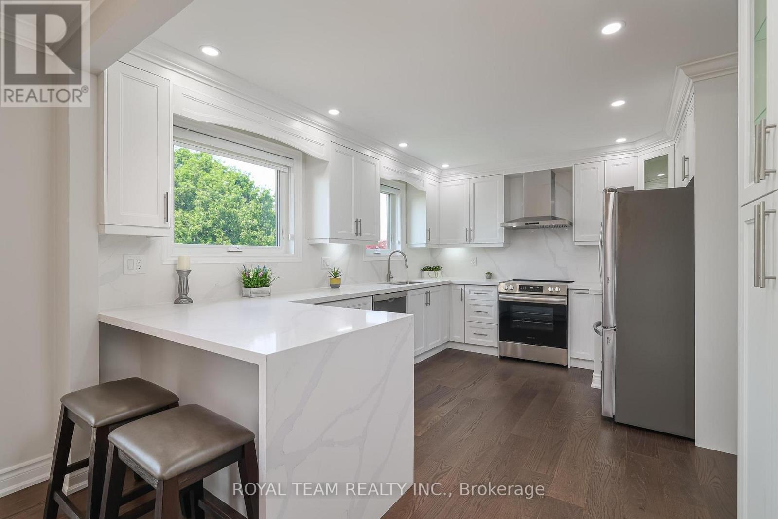 Photo 27 of 6 Crioline Road, Toronto ON