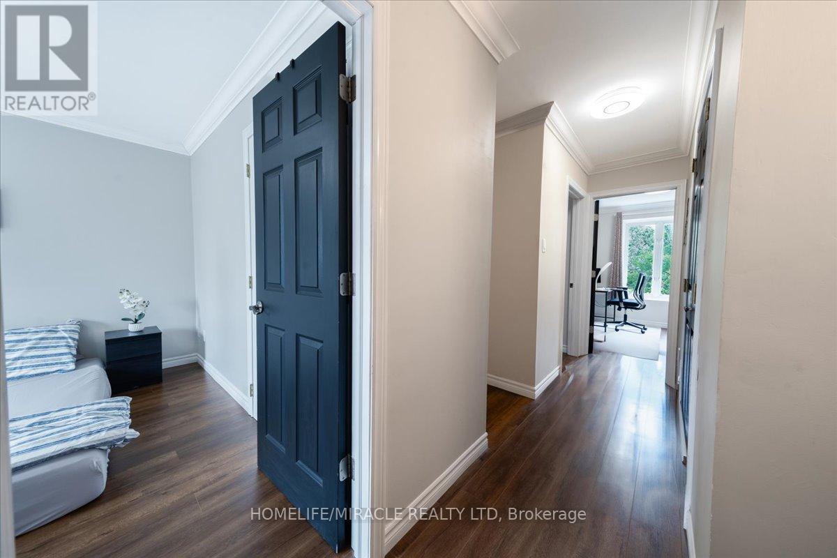 Photo 30 of 1548 Westminster Place, Burlington ON