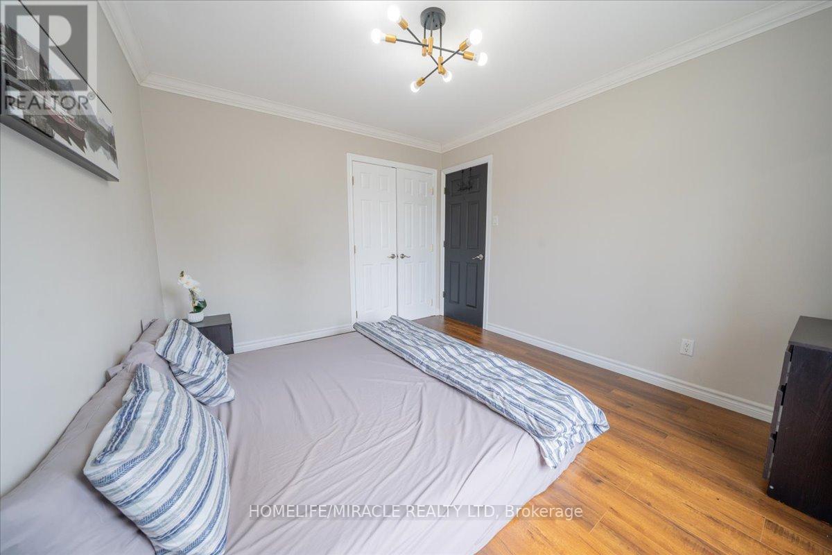 Photo 32 of 1548 Westminster Place, Burlington ON