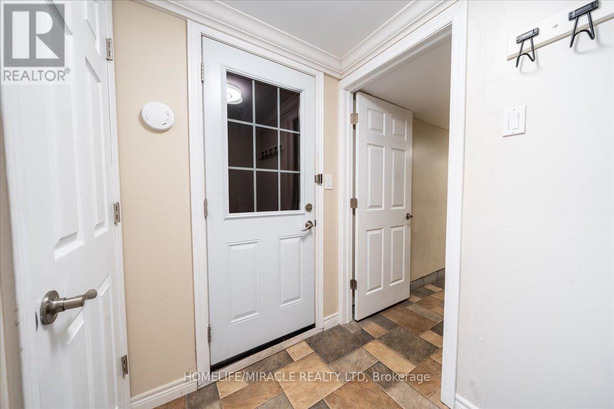 Photo 41 of 1548 Westminster Place, Burlington ON