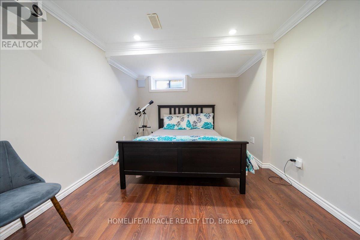 Photo 43 of 1548 Westminster Place, Burlington ON