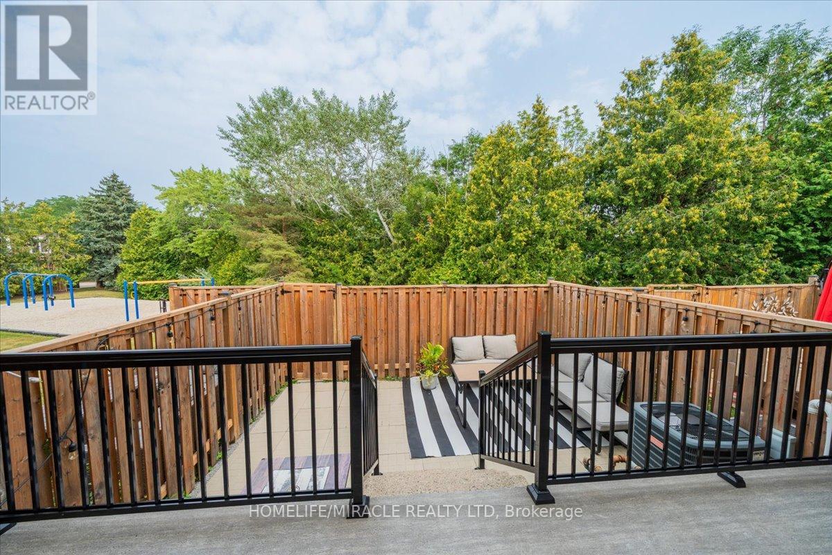 Photo 44 of 1548 Westminster Place, Burlington ON