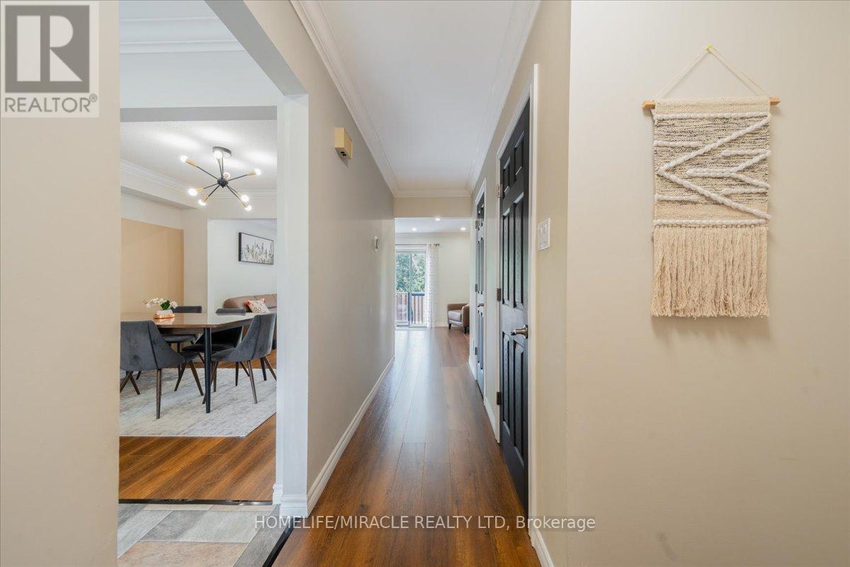Photo 8 of 1548 Westminster Place, Burlington ON