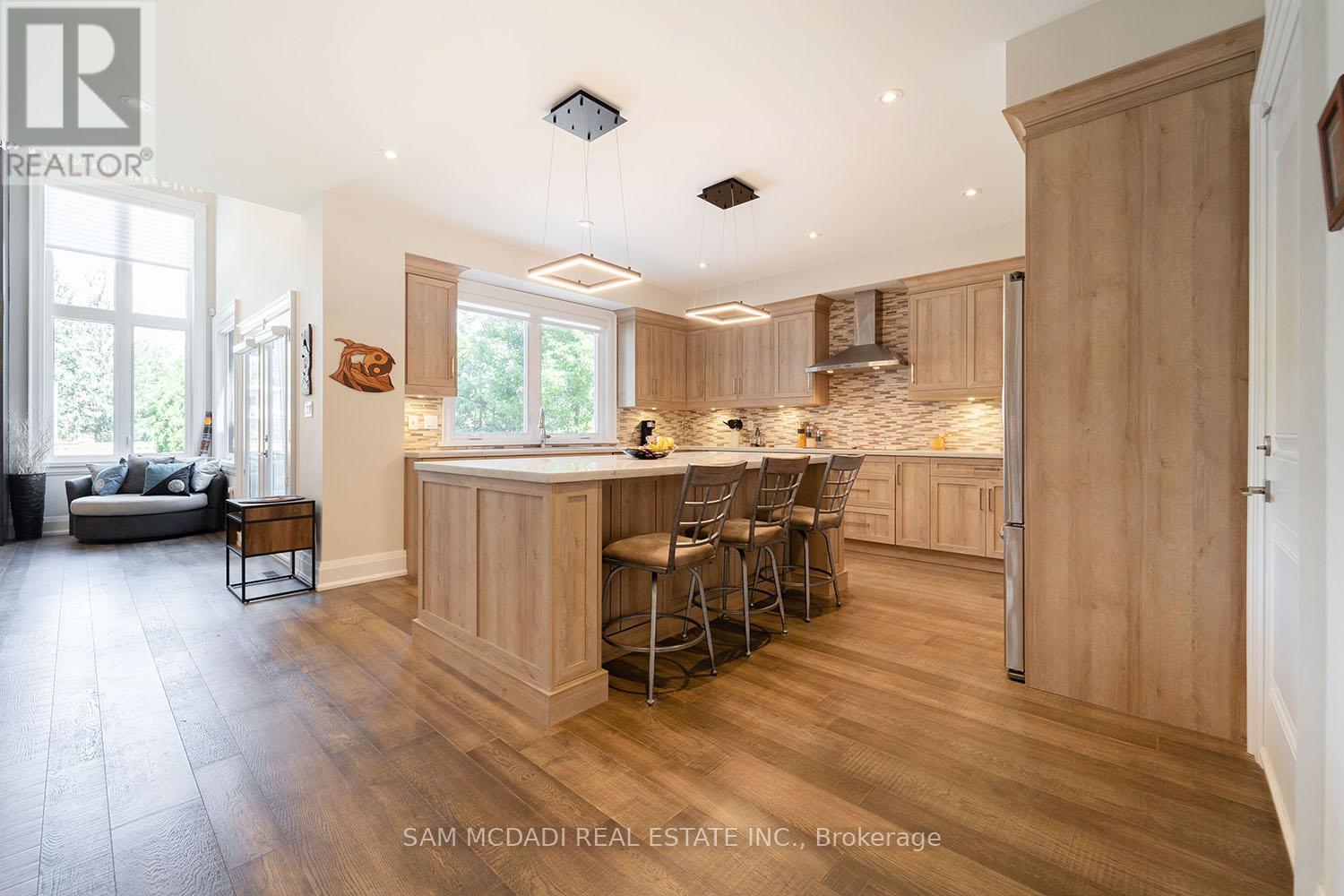 Photo 22 of 2163 Deyncourt Drive, Burlington ON