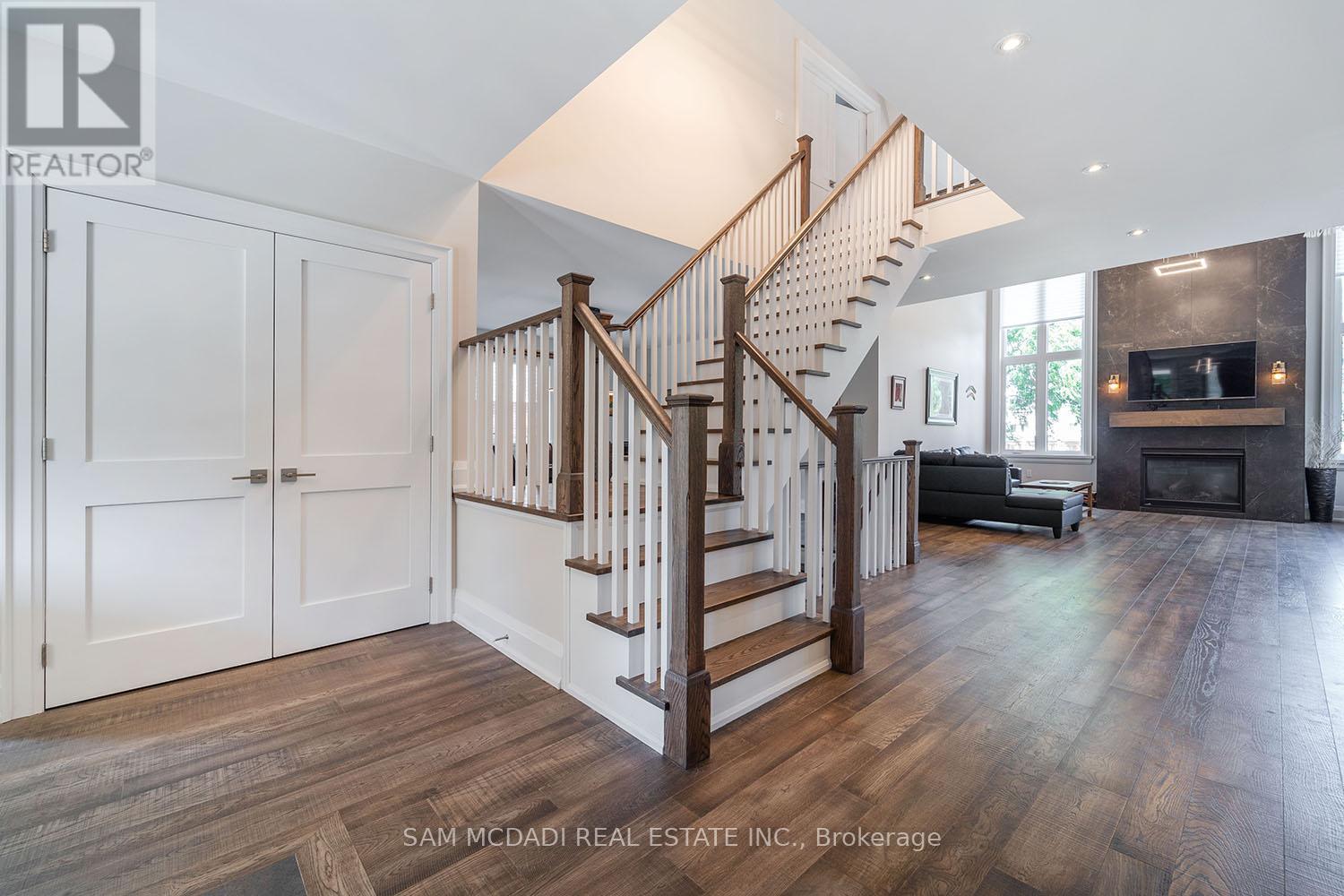 Photo 35 of 2163 Deyncourt Drive, Burlington ON