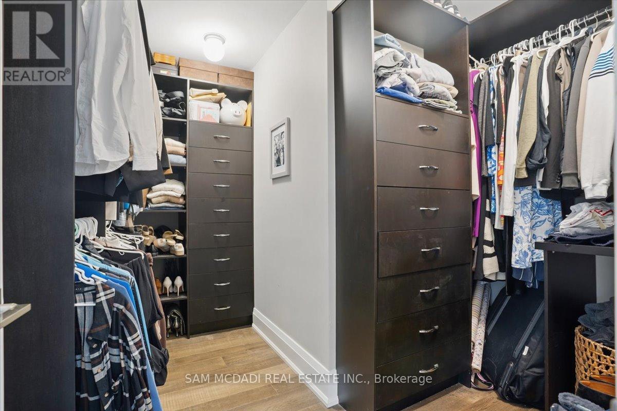 Photo 5 of 2163 Deyncourt Drive, Burlington ON