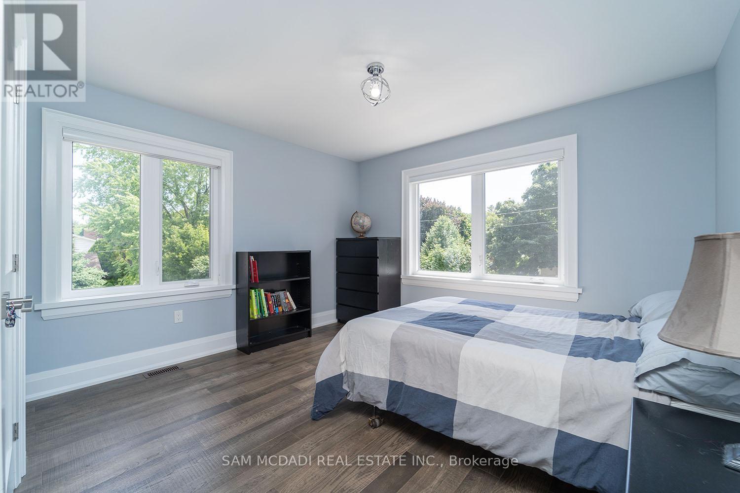 Photo 1 of 2163 Deyncourt Drive, Burlington ON