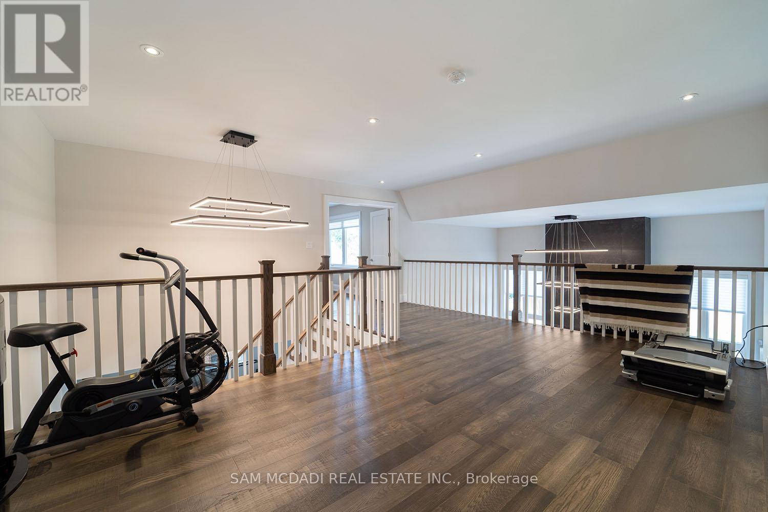 Photo 38 of 2163 Deyncourt Drive, Burlington ON