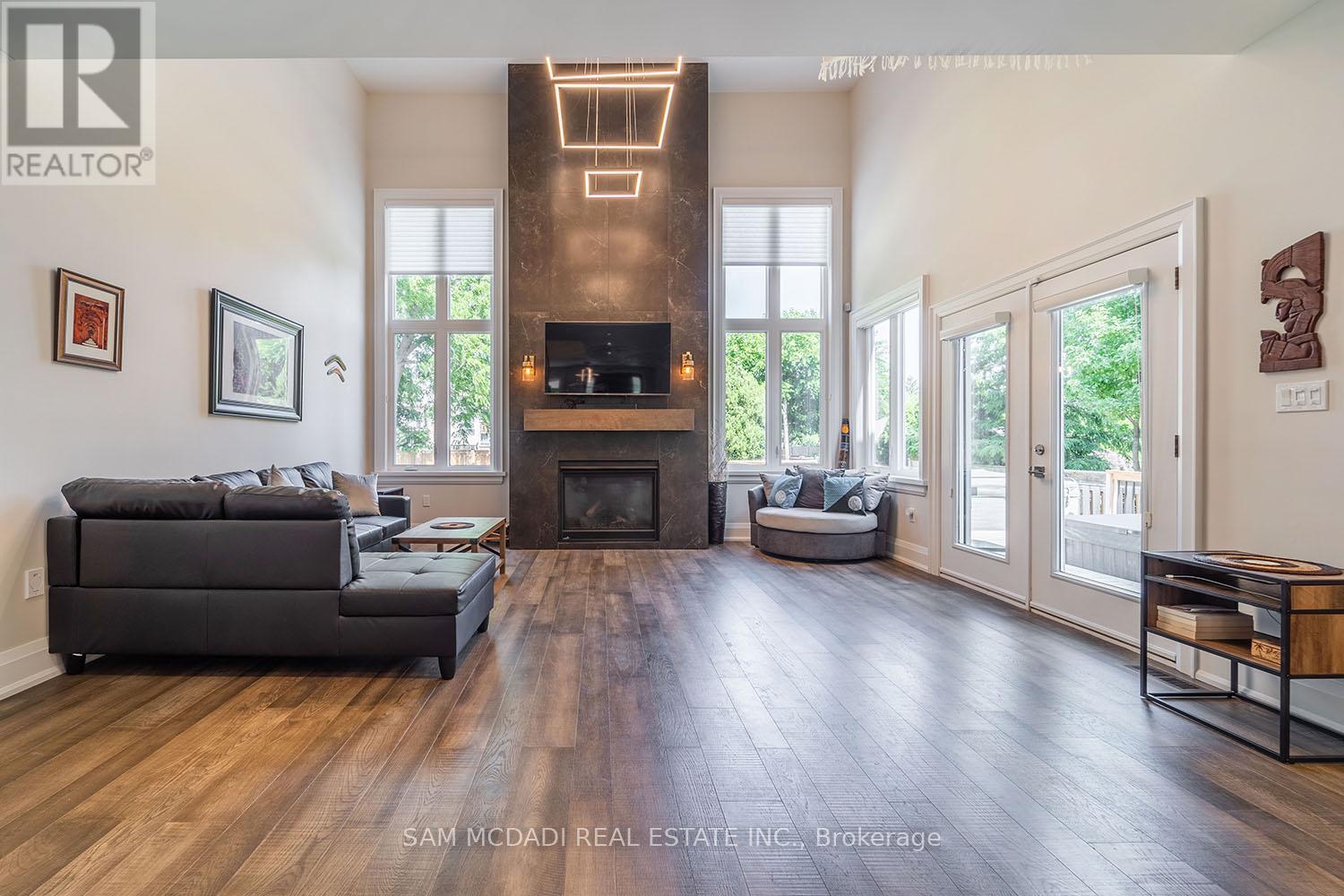 Photo 10 of 2163 Deyncourt Drive, Burlington ON