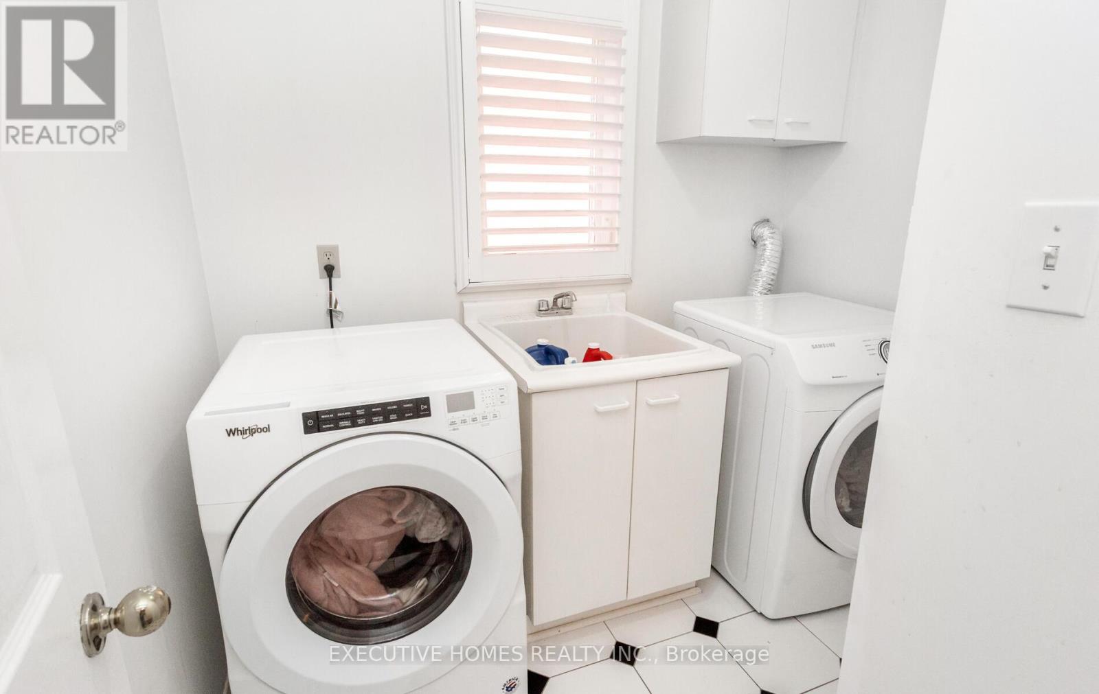 Photo 46 of 5489 Glen Erin Drive, Mississauga ON