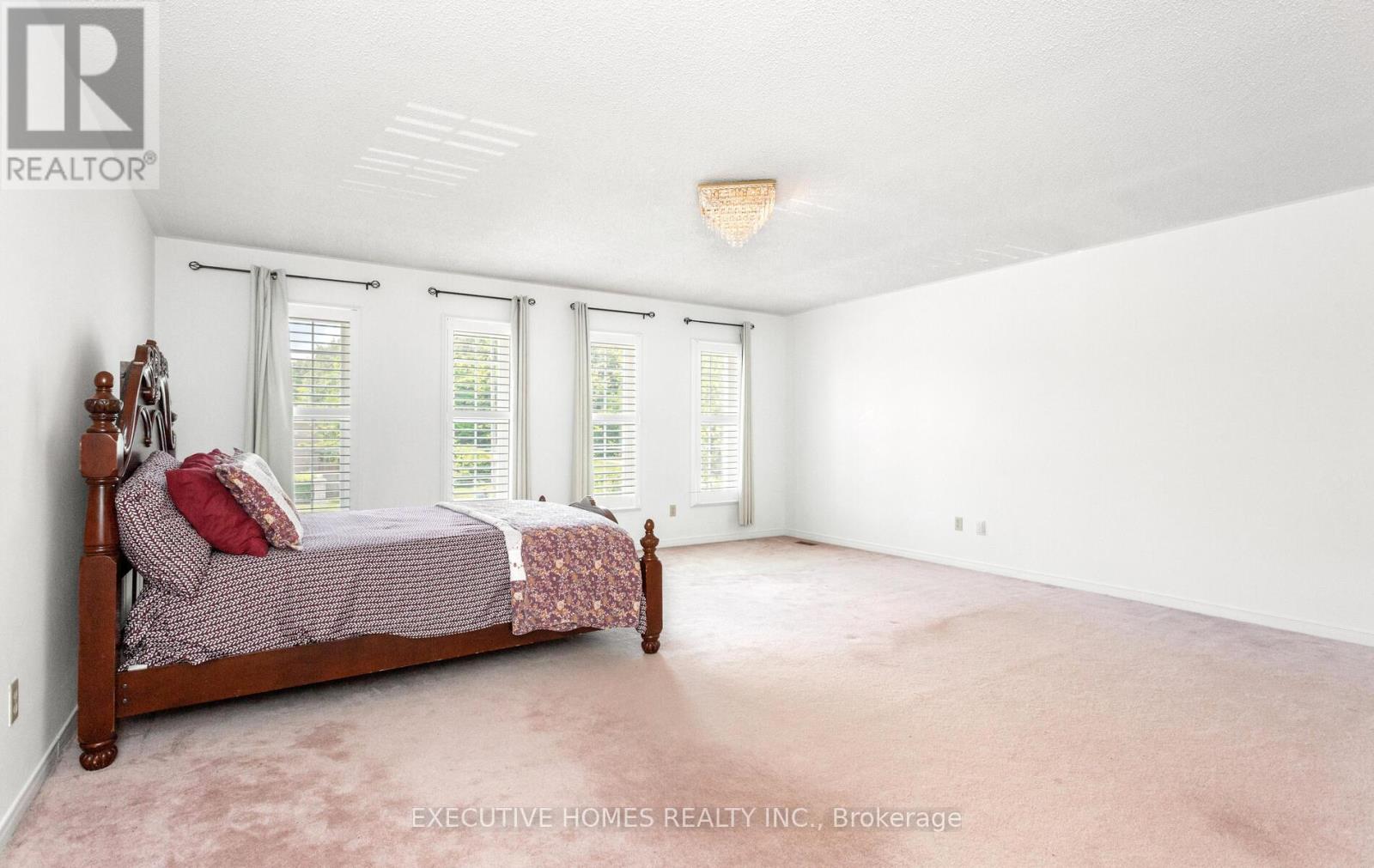 Photo 49 of 5489 Glen Erin Drive, Mississauga ON